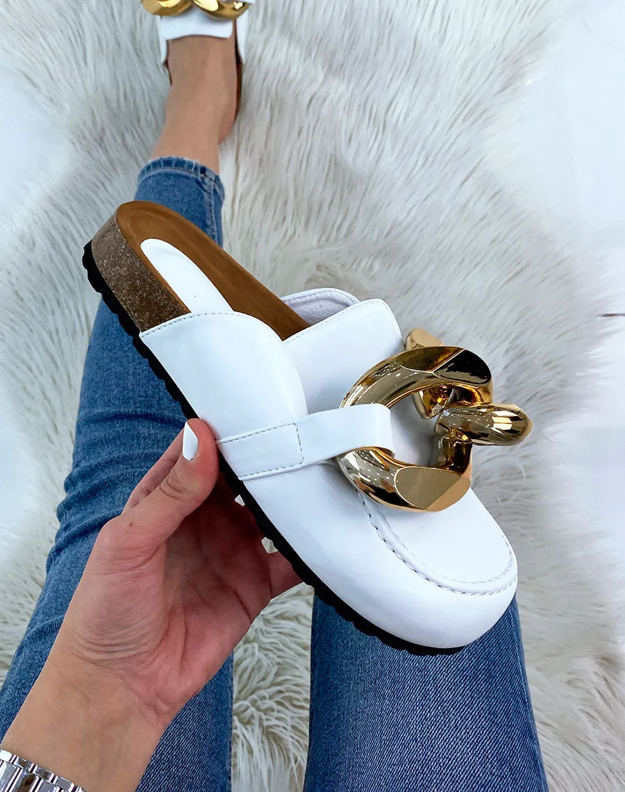 Mules style mocassin blanche à grosse chaîne dorée
