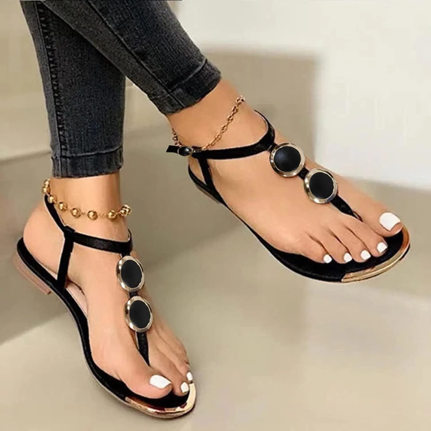 oiangi Flat Sandals for Women Summer Fashion Comfy Thong Strap Buckle Clip Toe Slipper Beach Sandalias Trendy Ankle Straps Casual Shoes Flip Flops