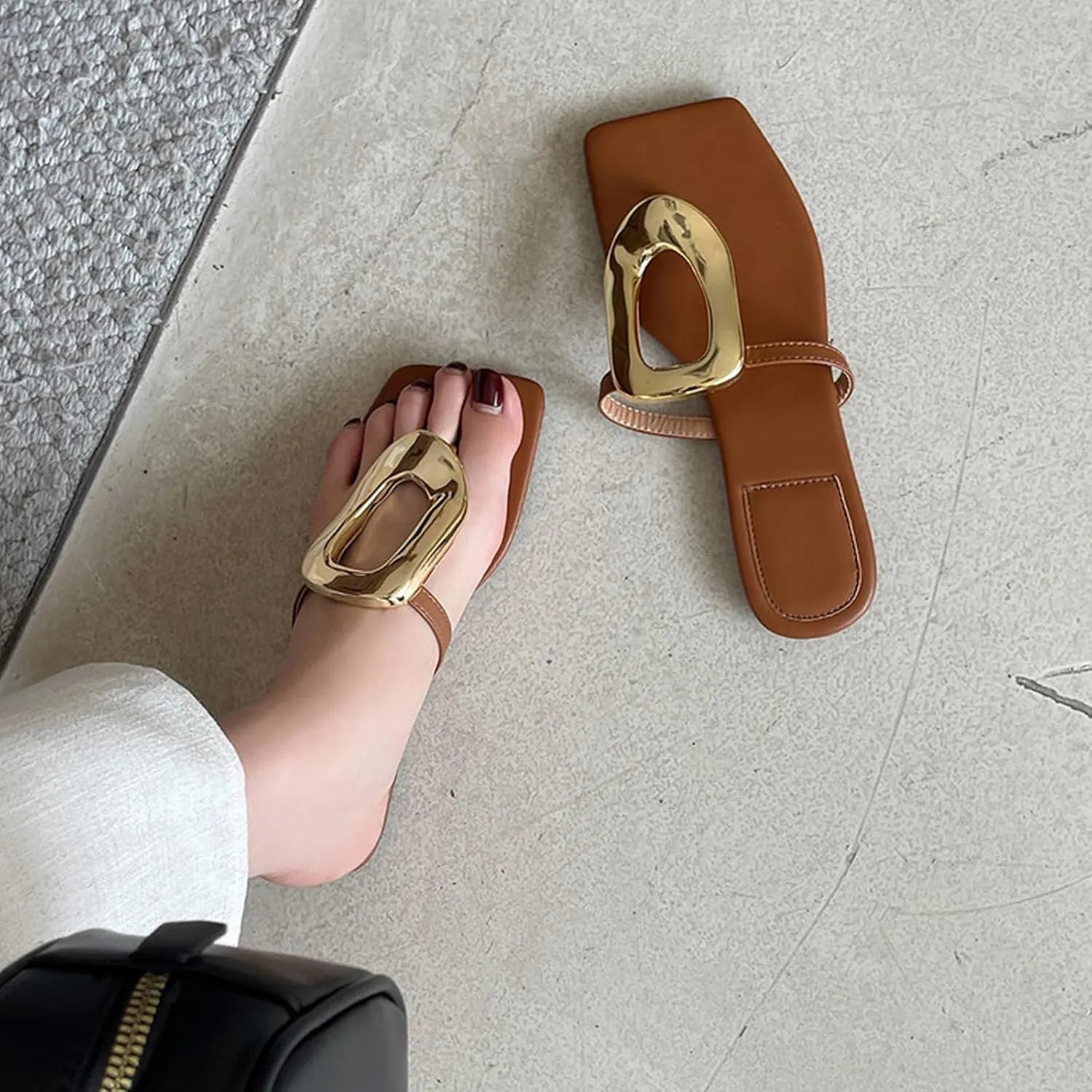 Womens Flat Sandals Summer Square Toe Thong Sandals Beach Comfort Open Toe Slipper Slip on Flat with Metal Decoration