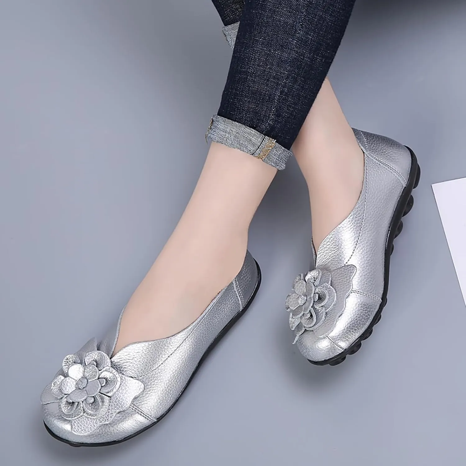 Women's Leather Slip On Loafers Vintage Cute Bow Flower Comfy Non-Slip Softsole Walking Casual Pumps Work Flats Shoes Driving Office Flowers Round Toe Soft Bottom Lightweight Nurse Loafers