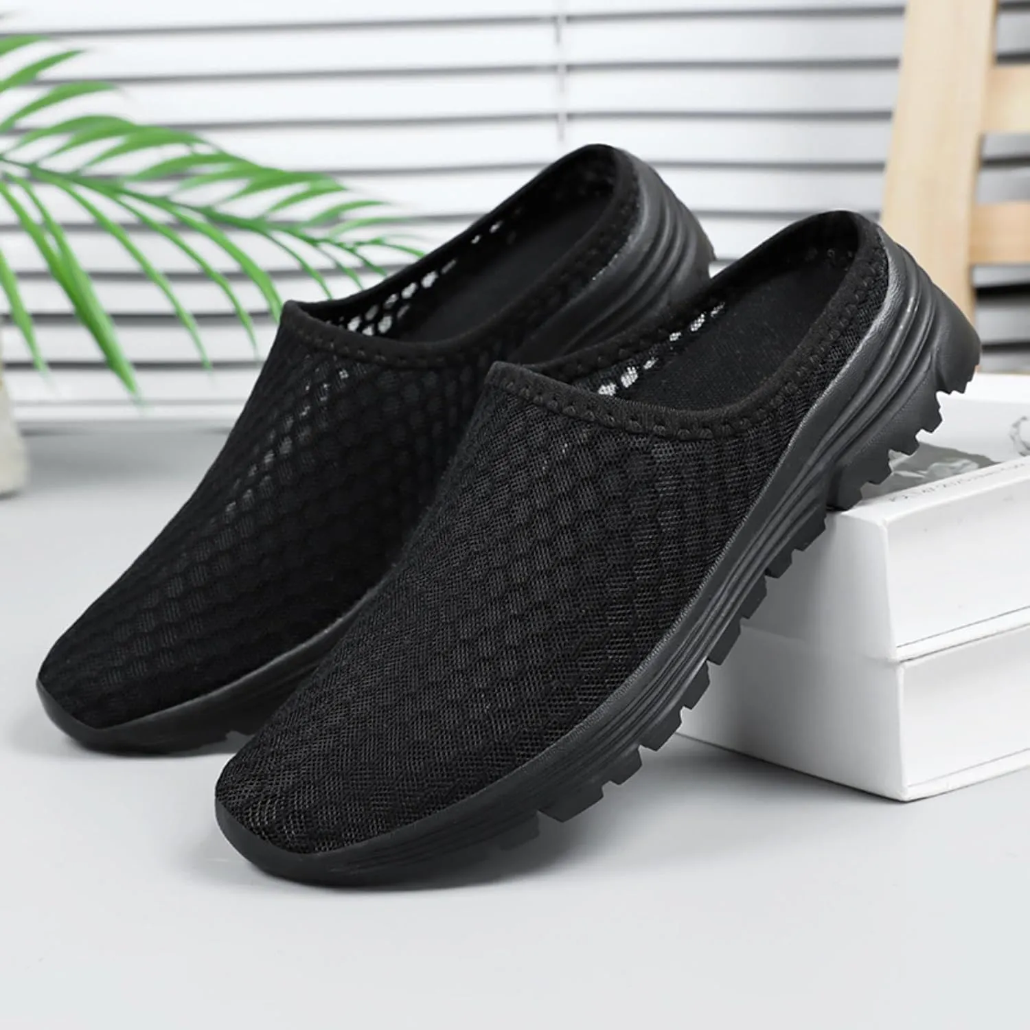 Women’s Lightweight Mesh Garden Shoes – Breathable Summer Slippers, Quick-Dry Outdoor Mules, Unisex Casual Slip-Ons