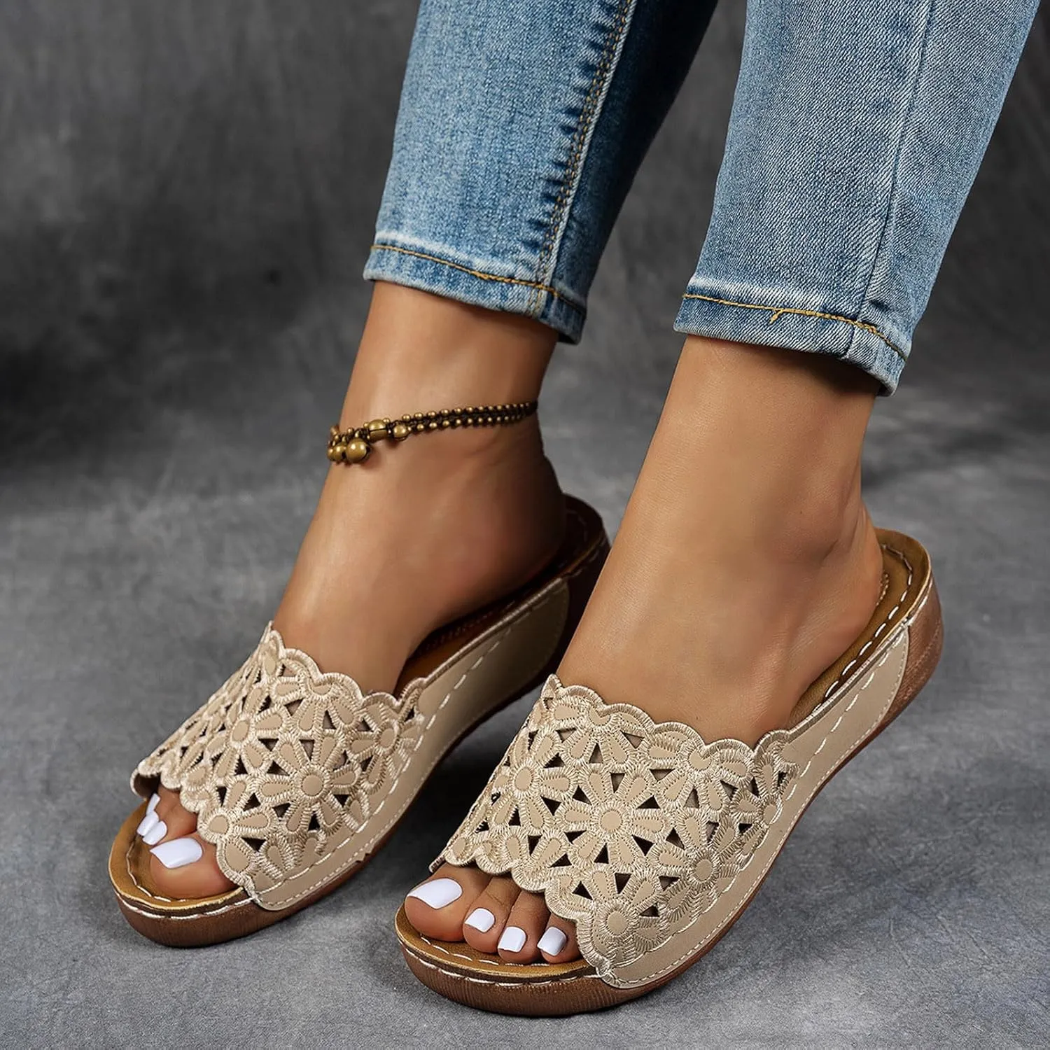Womens Sandals Hollow Out Flower Slippers Lightweight Arch Support Platform Wedge Sandals Slip on Sandal 2025 Summer Casual Shoes