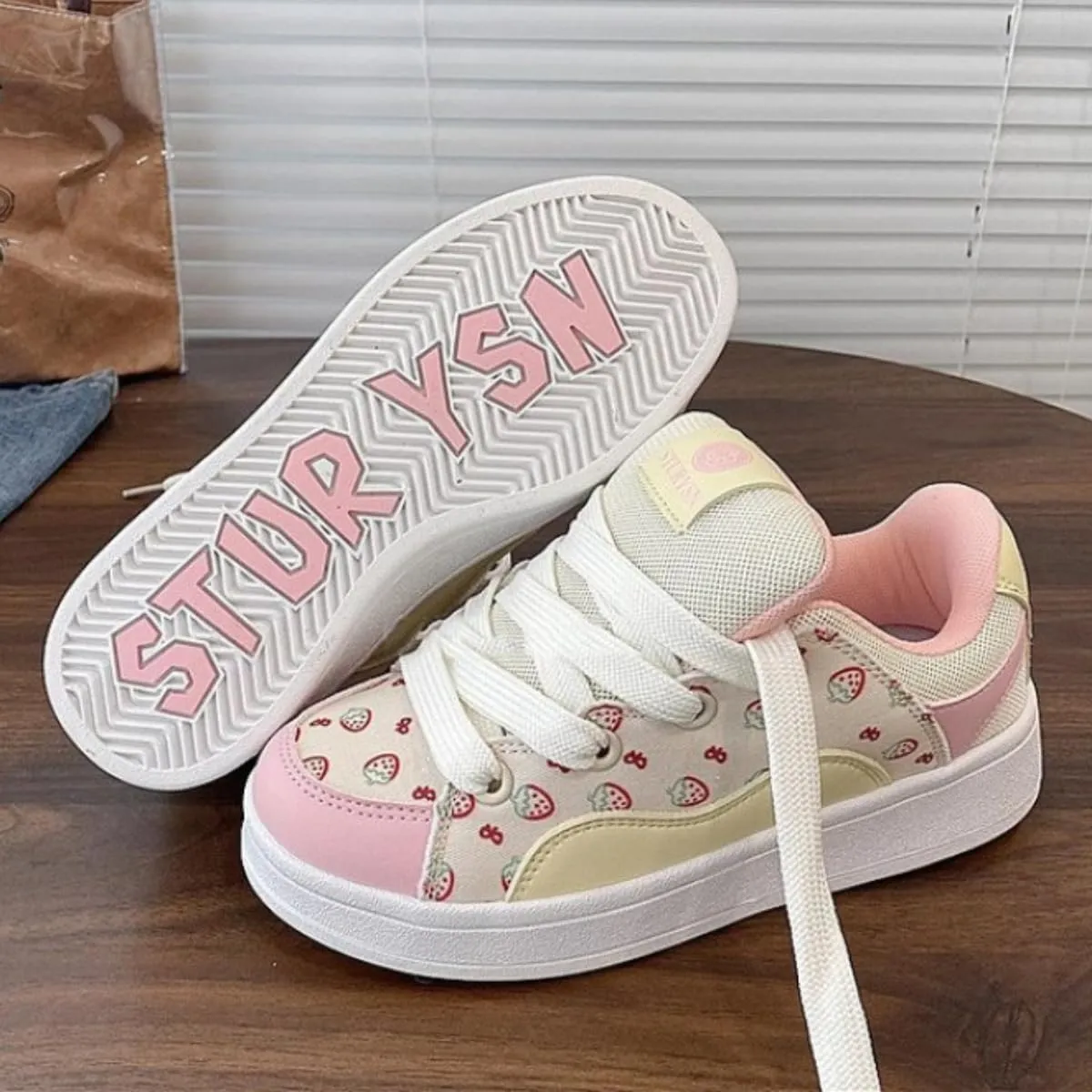Y2K Shoes Walking Sneakers for Women Kawaii Strawberry Chunky Platform Shoes Aesthetic Laces Up Streetwear Fit Well